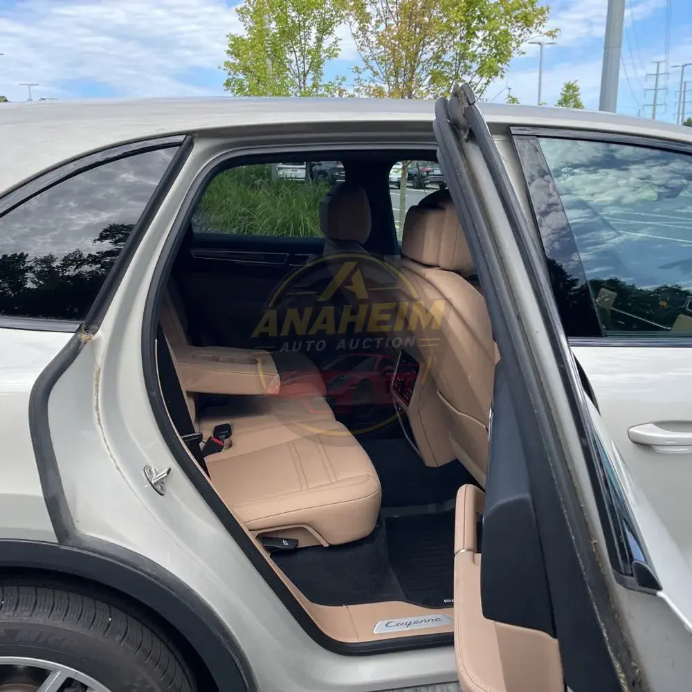 2022 Porsche Cayenne Base