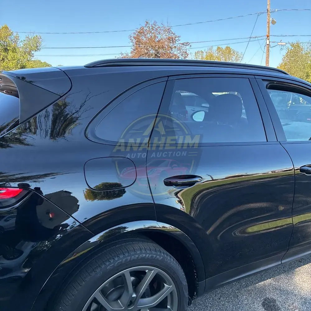 2023 Porsche Cayenne Platinum Edition