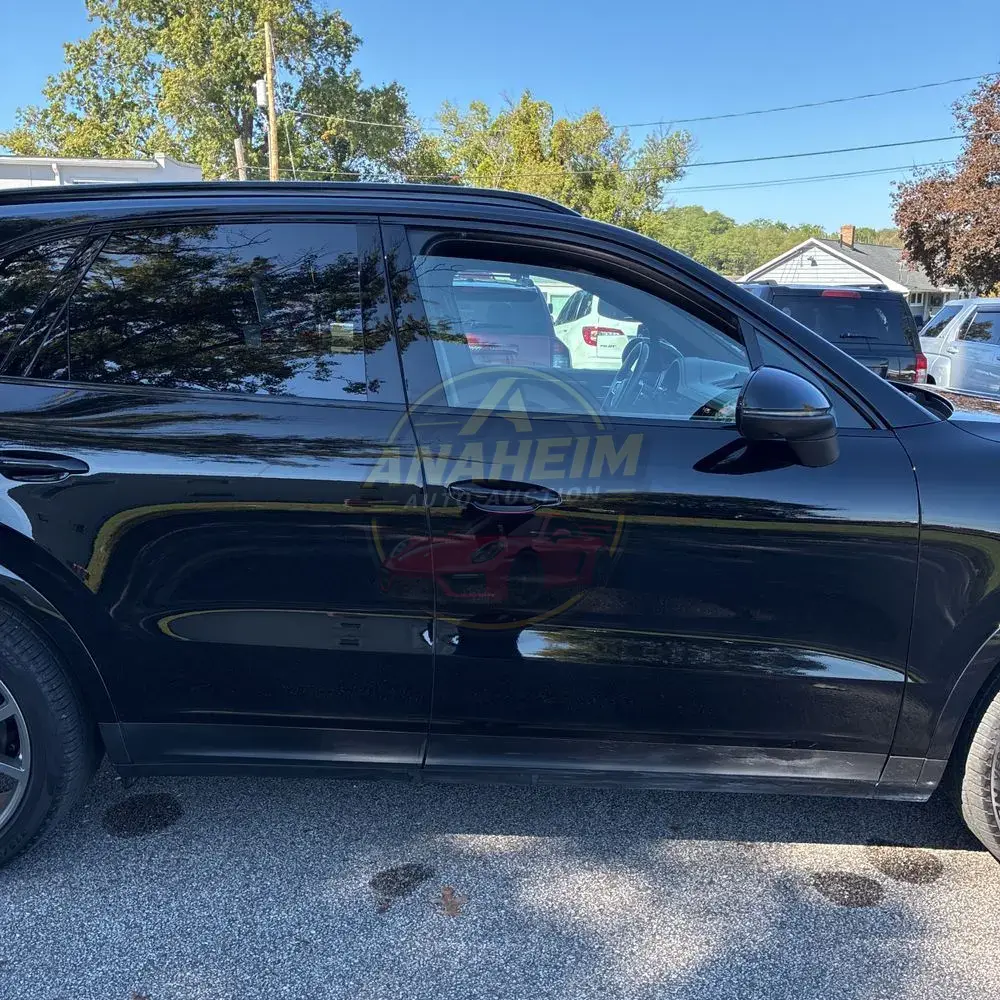 2023 Porsche Cayenne Platinum Edition