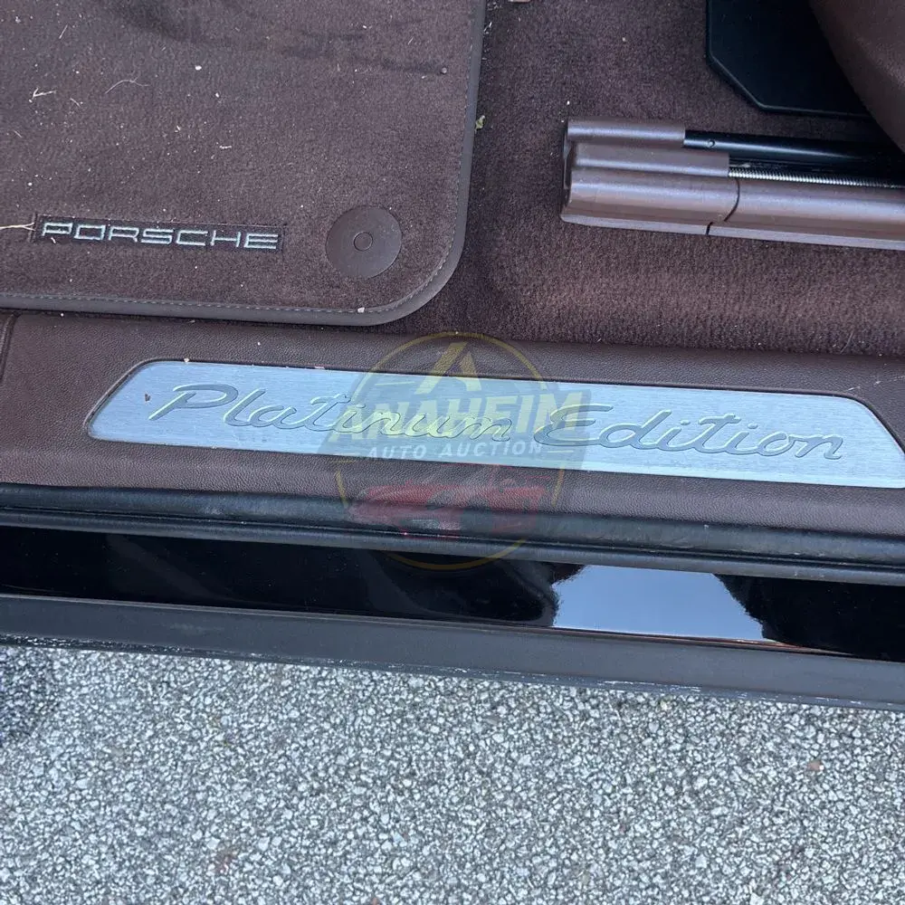 2023 Porsche Cayenne Platinum Edition