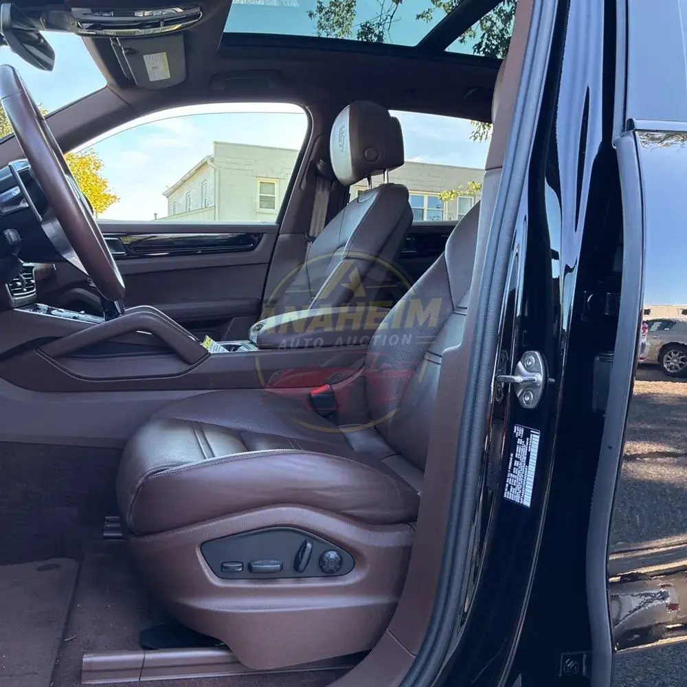 2023 Porsche Cayenne Platinum Edition