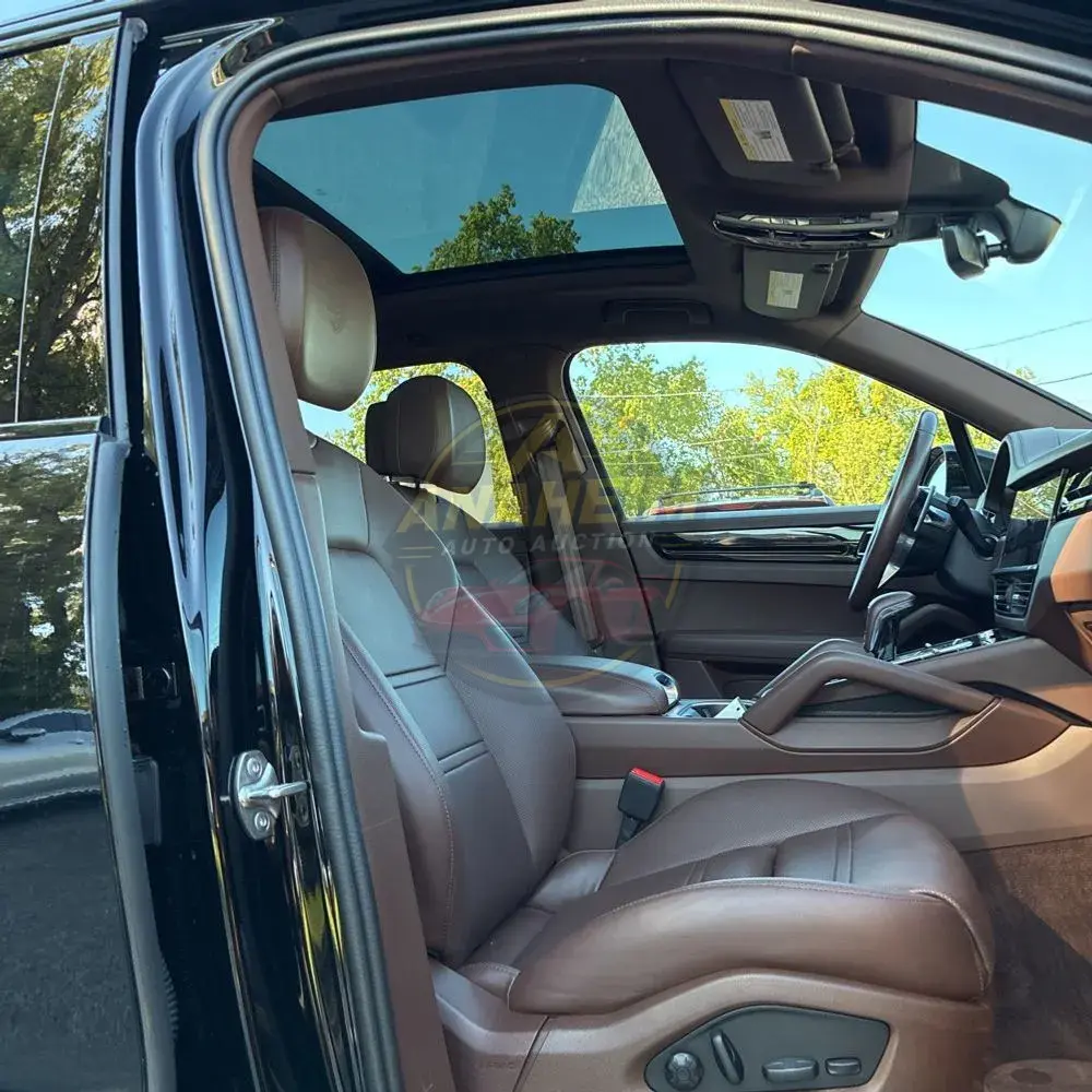 2023 Porsche Cayenne Platinum Edition