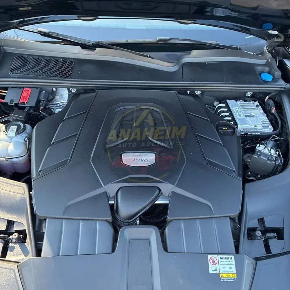 2023 Porsche Cayenne Platinum Edition