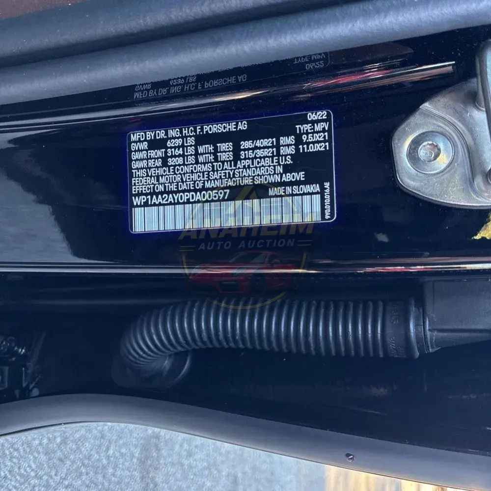 2023 Porsche Cayenne Platinum Edition