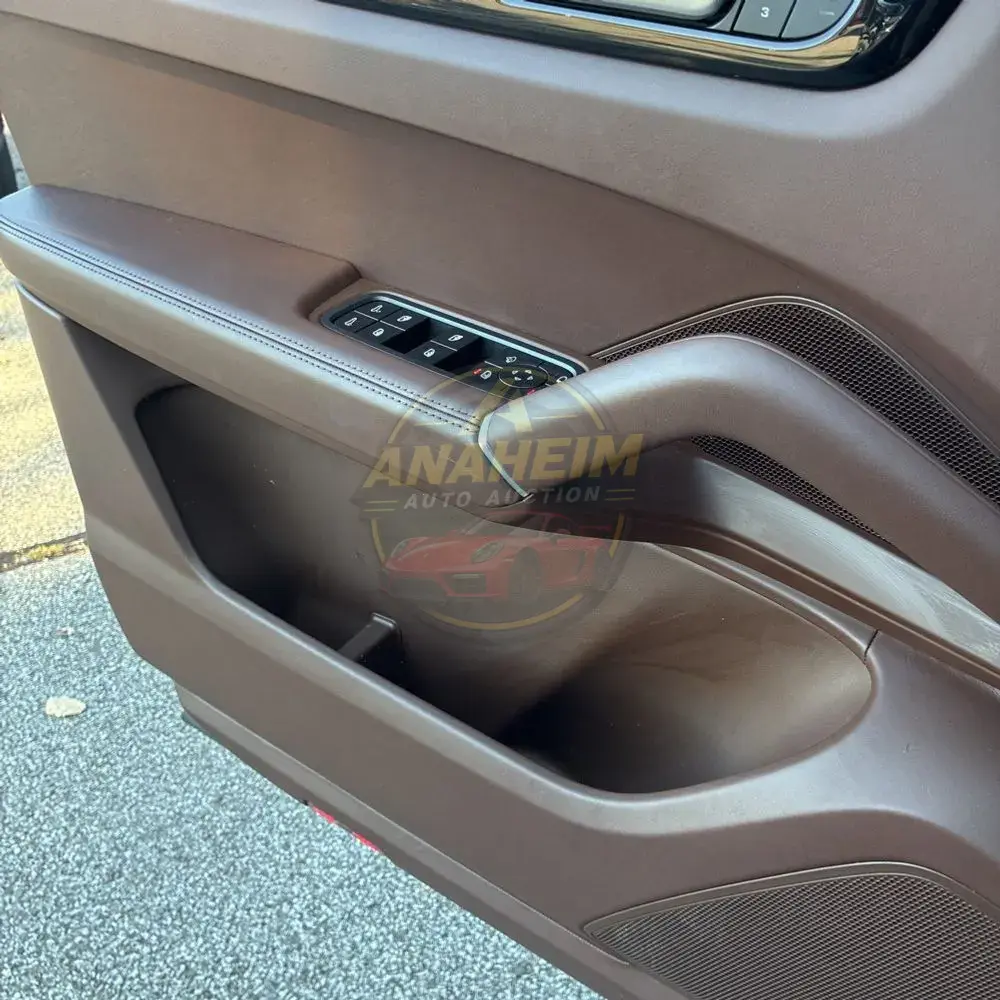 2023 Porsche Cayenne Platinum Edition