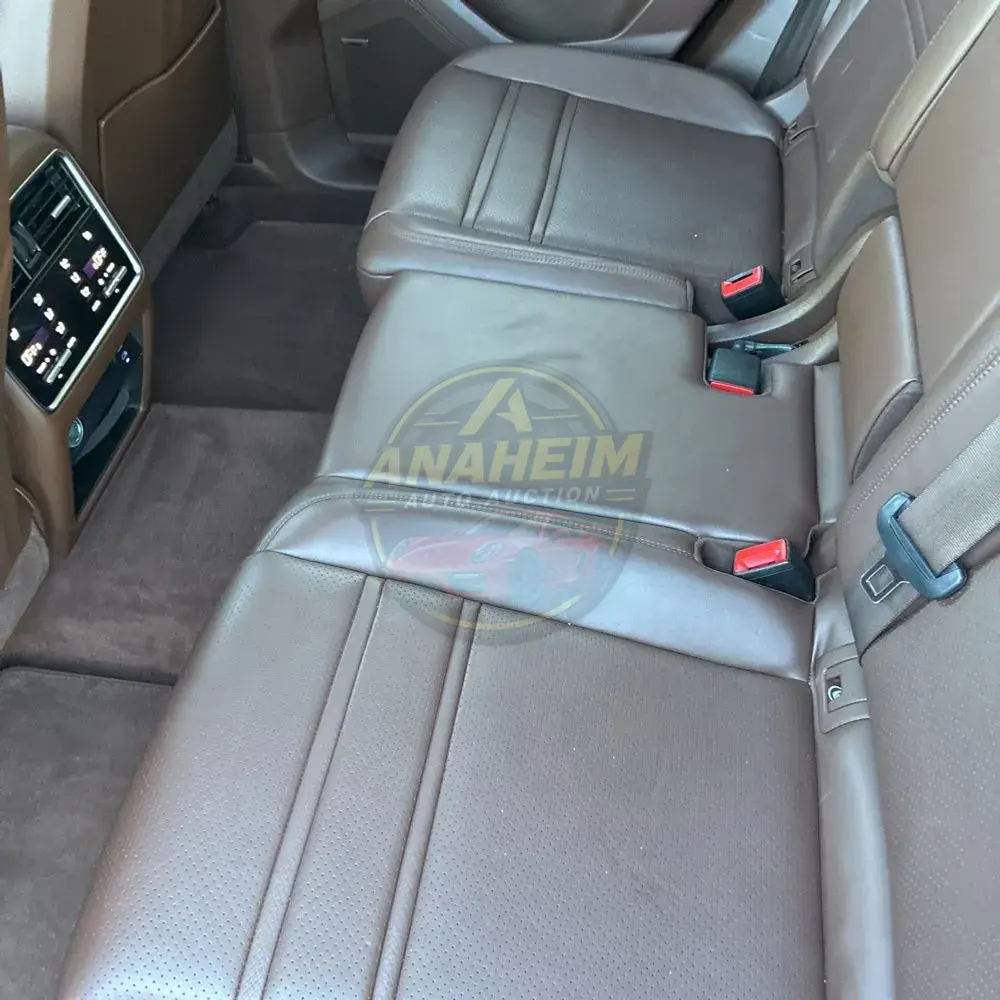 2023 Porsche Cayenne Platinum Edition