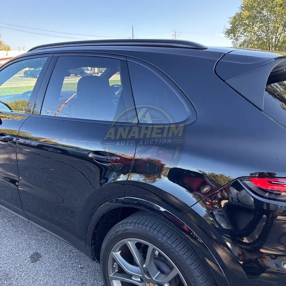 2023 Porsche Cayenne Platinum Edition