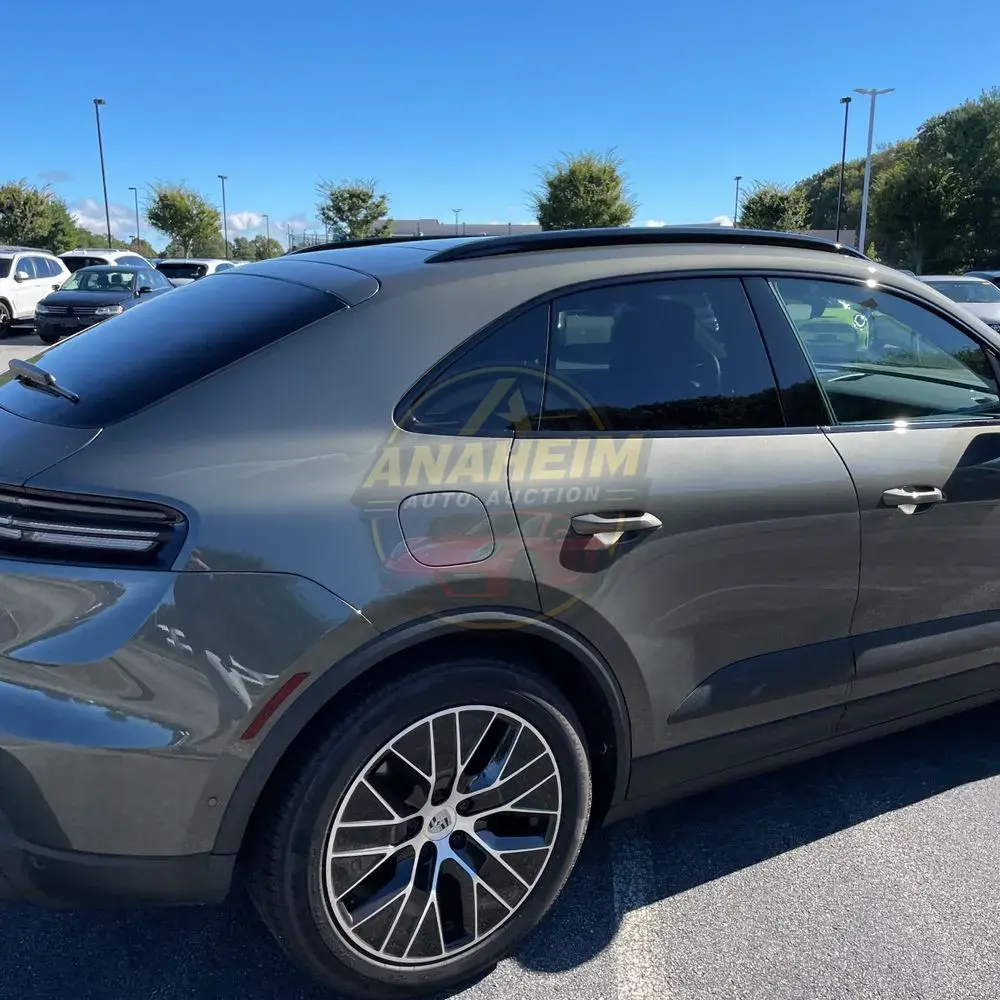 2025 Porsche Macan EV 4