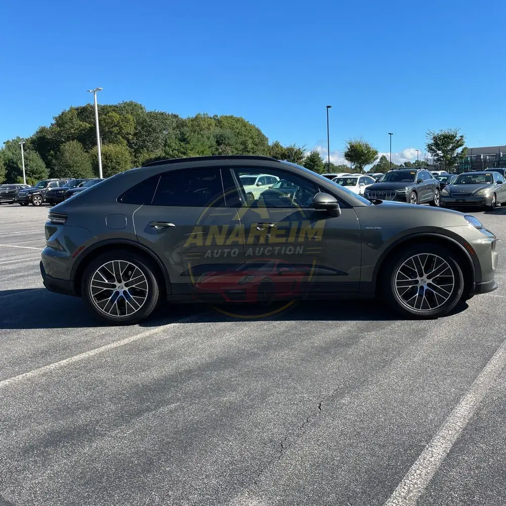 2025 Porsche Macan EV 4