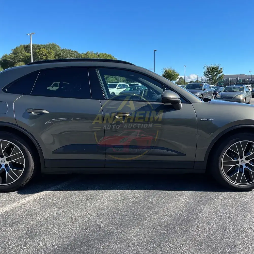 2025 Porsche Macan EV 4