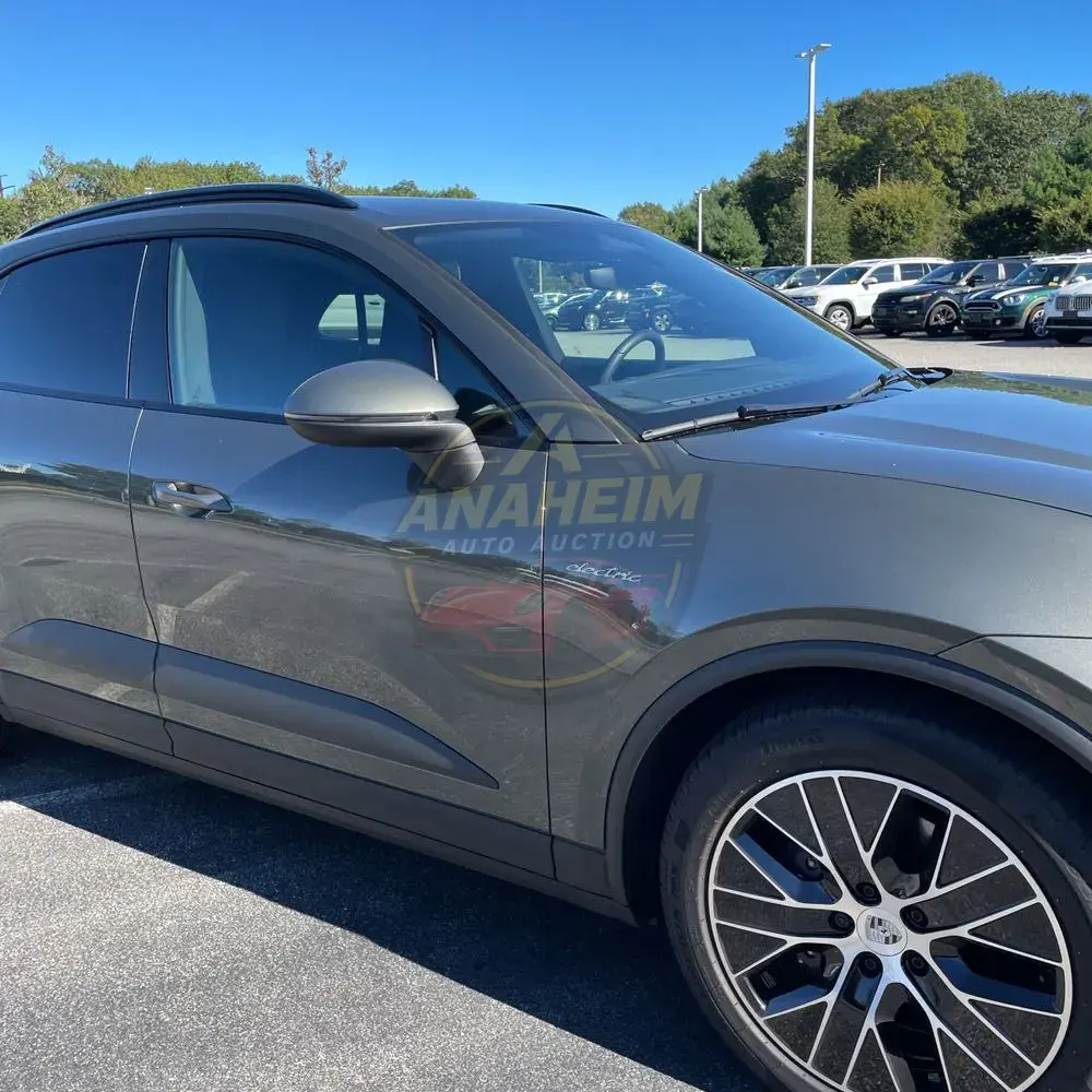 2025 Porsche Macan EV 4