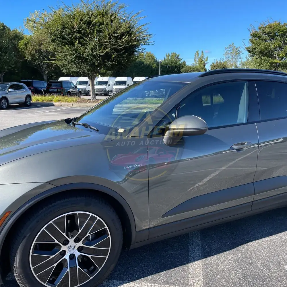 2025 Porsche Macan EV 4