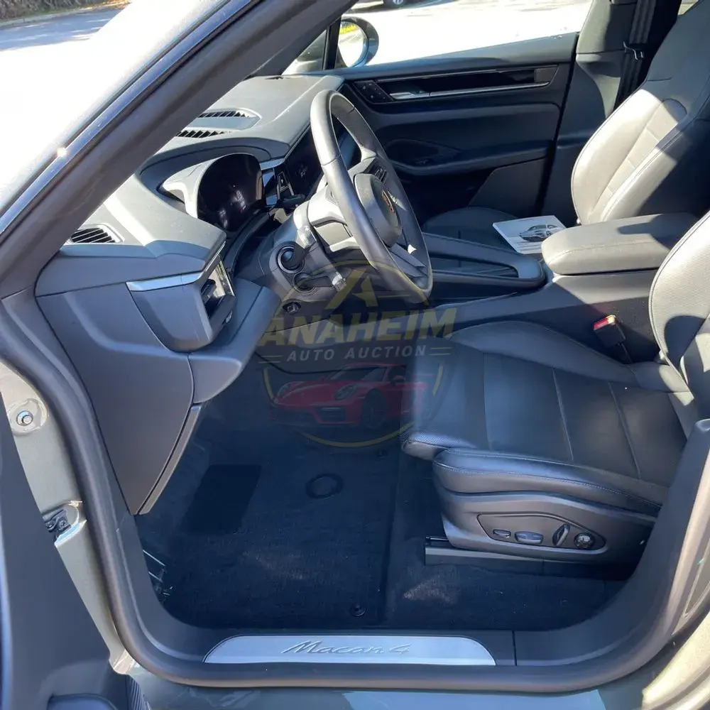 2025 Porsche Macan EV 4