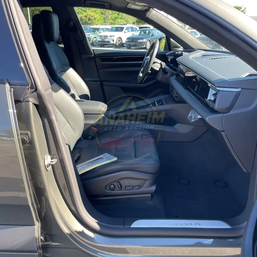 2025 Porsche Macan EV 4
