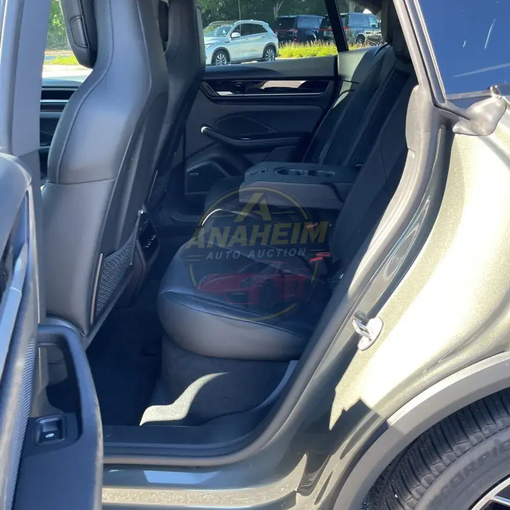 2025 Porsche Macan EV 4