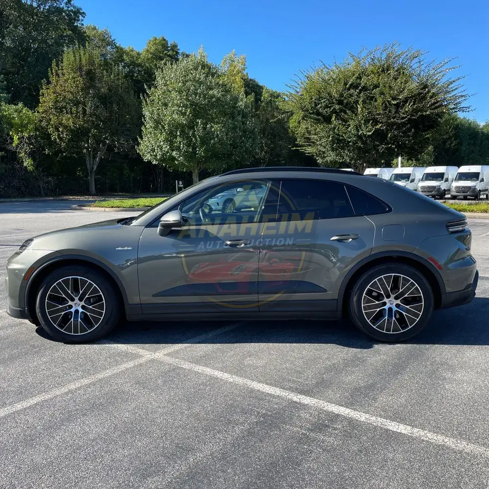 2025 Porsche Macan EV 4