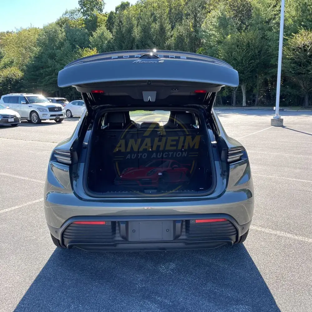 2025 Porsche Macan EV 4