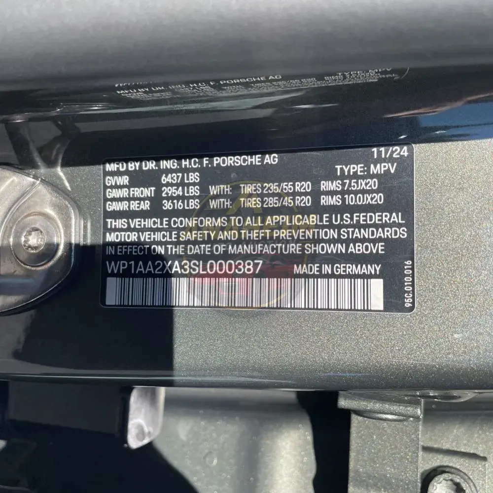 2025 Porsche Macan EV 4