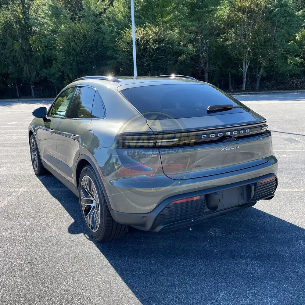 2025 Porsche Macan EV 4