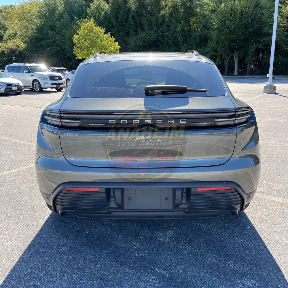 2025 Porsche Macan EV 4