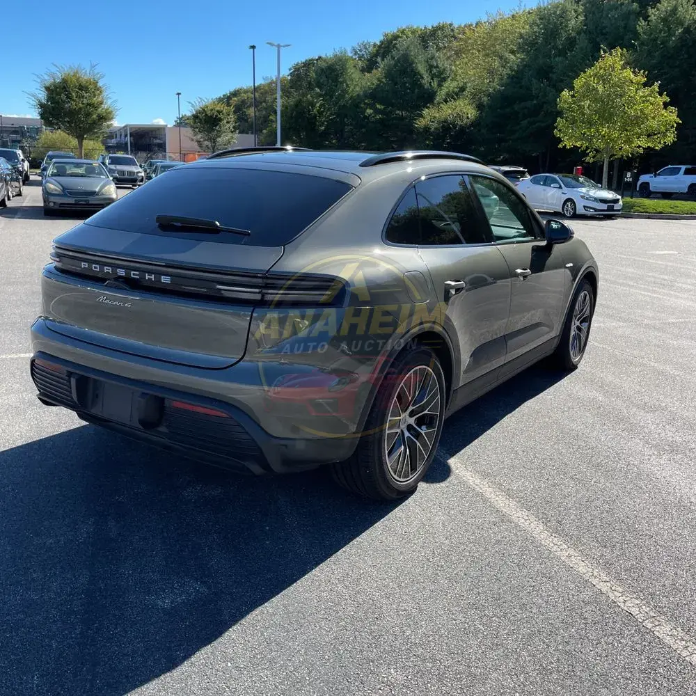 2025 Porsche Macan EV 4