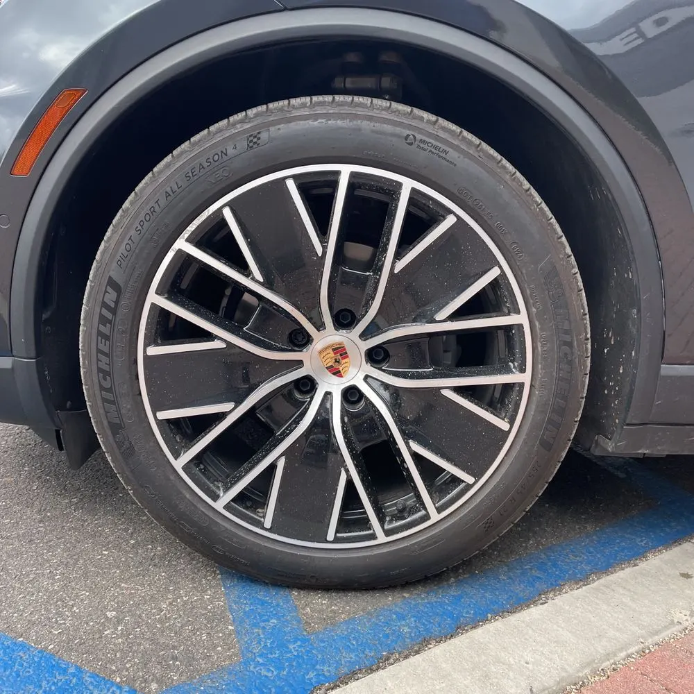 2024 Porsche Macan EV 4
