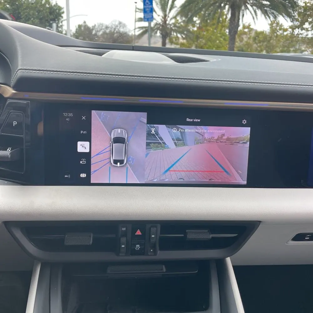 2024 Porsche Macan EV 4