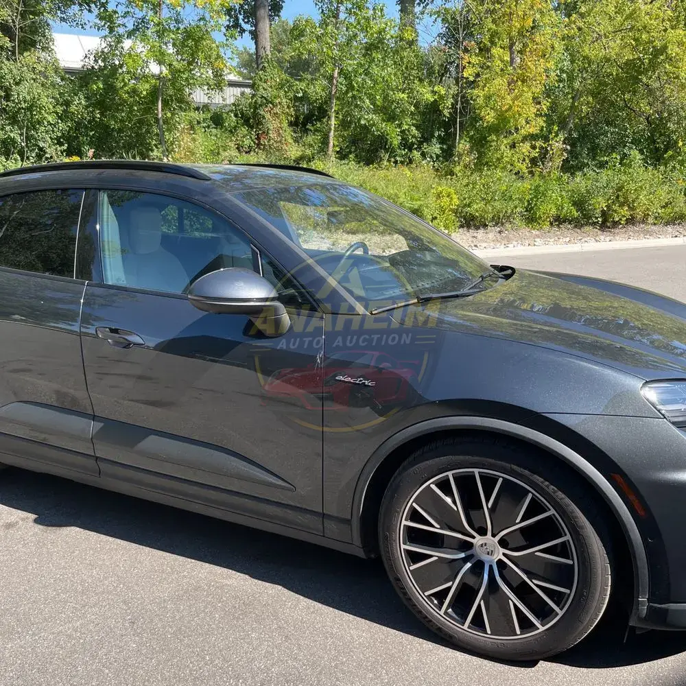 2024 Porsche Macan EV 4