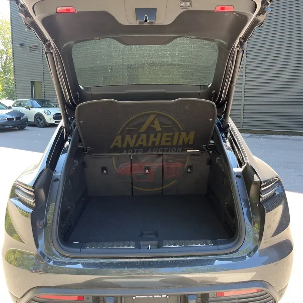 2024 Porsche Macan EV 4