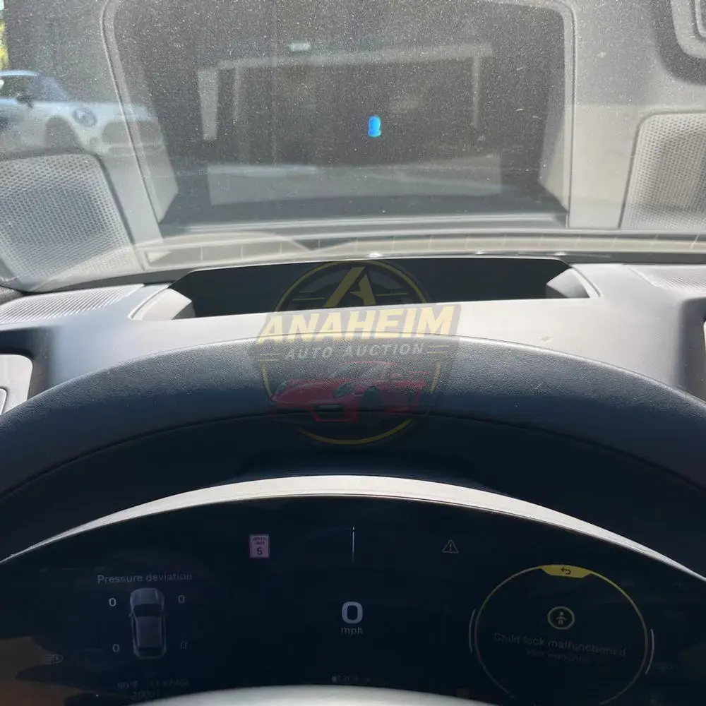 2024 Porsche Macan EV 4