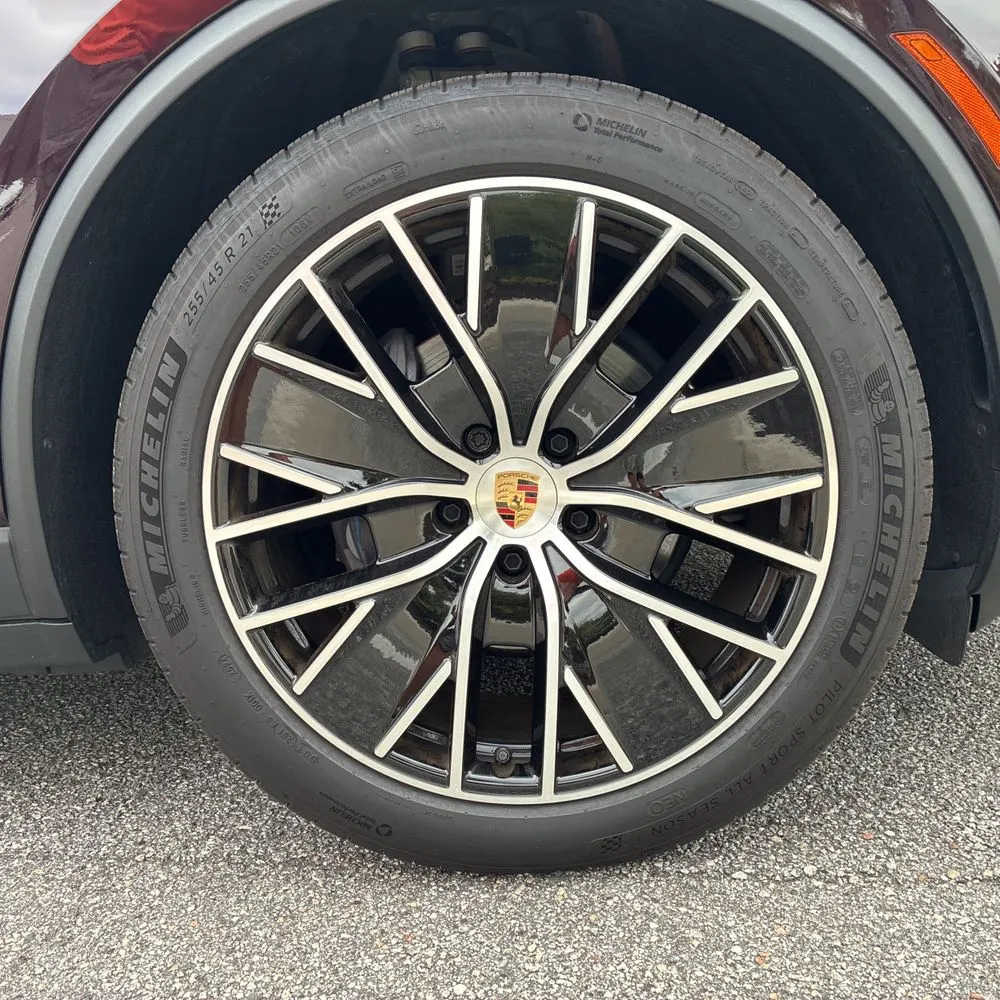 2024 Porsche Macan EV 4