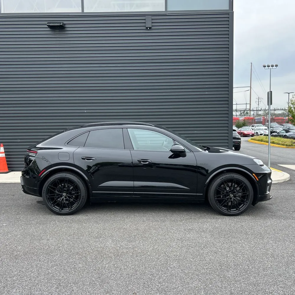 2025 Porsche Macan EV Turbo