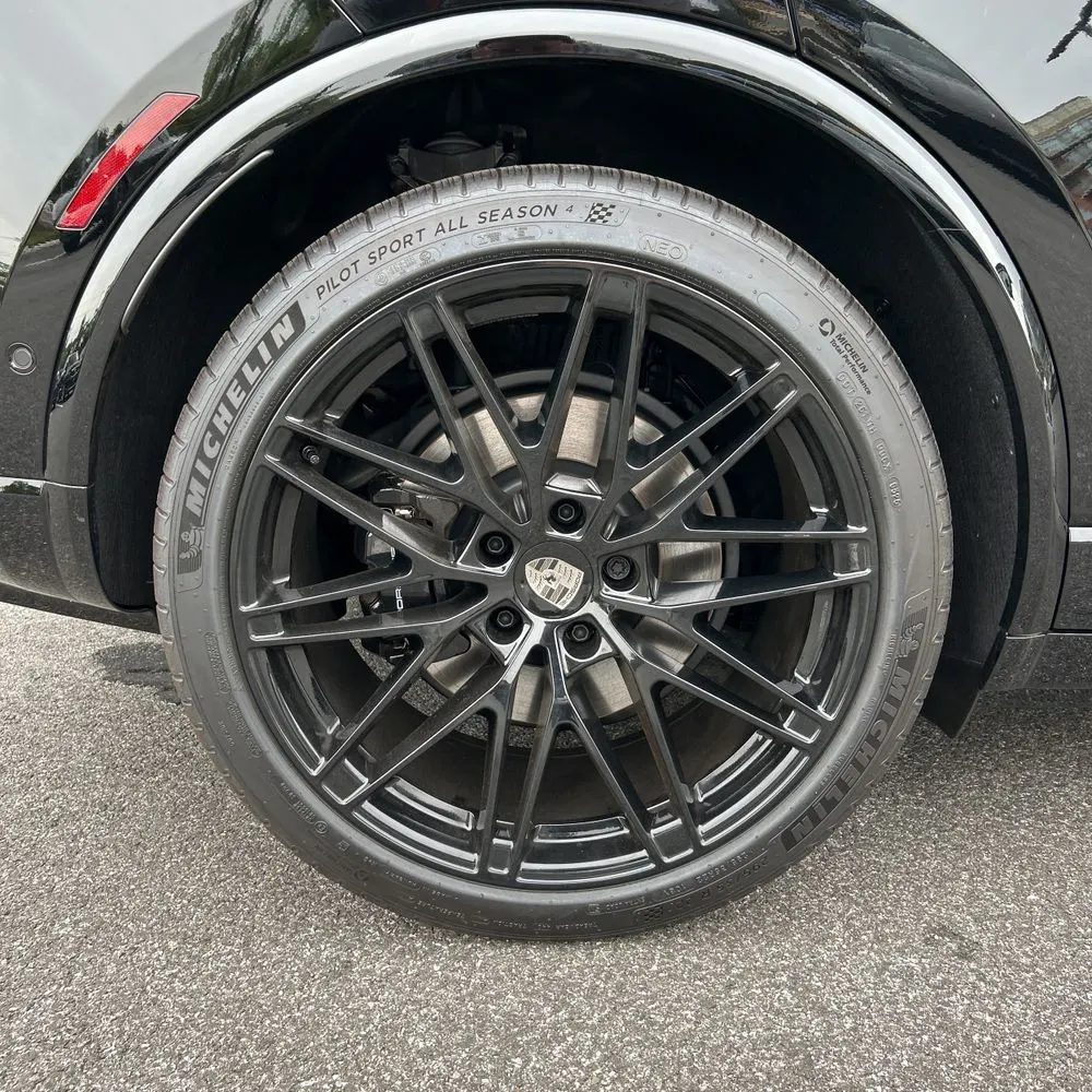 2025 Porsche Macan EV Turbo