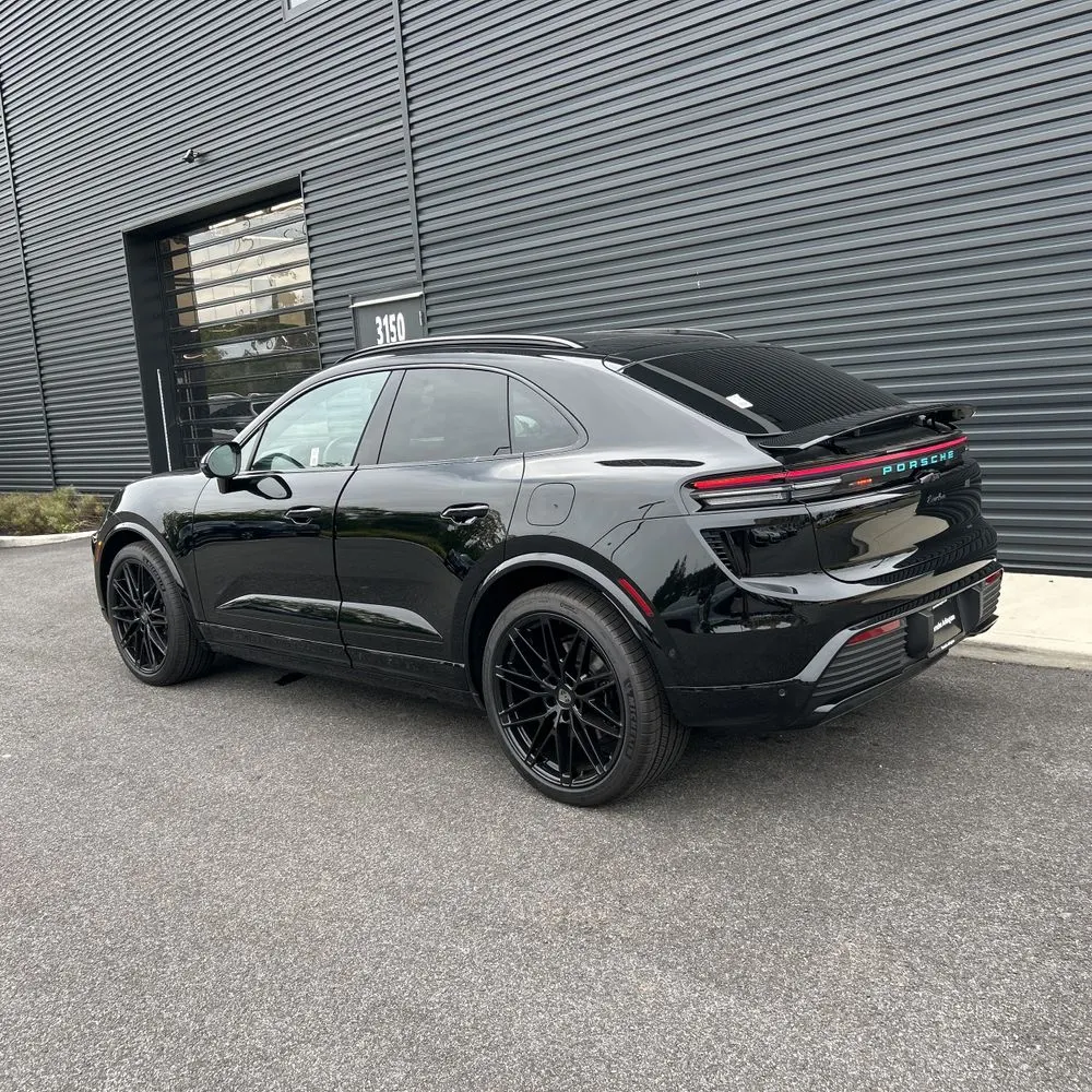 2025 Porsche Macan EV Turbo