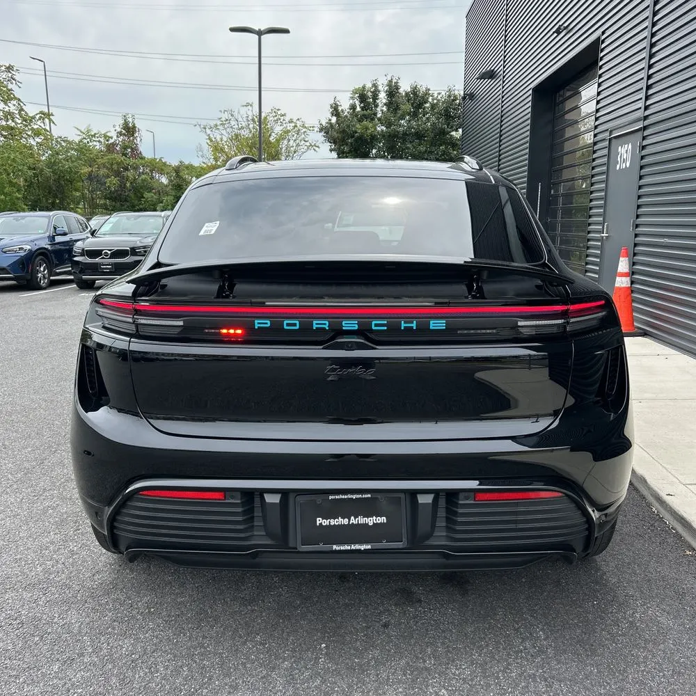 2025 Porsche Macan EV Turbo