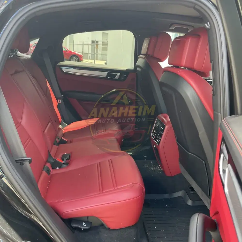 2023 Porsche Cayenne Coupe Platinum Edition