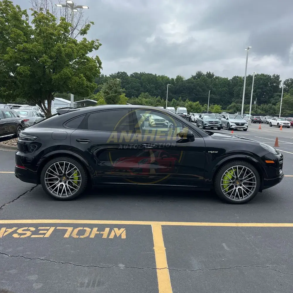 2022 Porsche Cayenne Turbo S E-Hybrid Coupe
