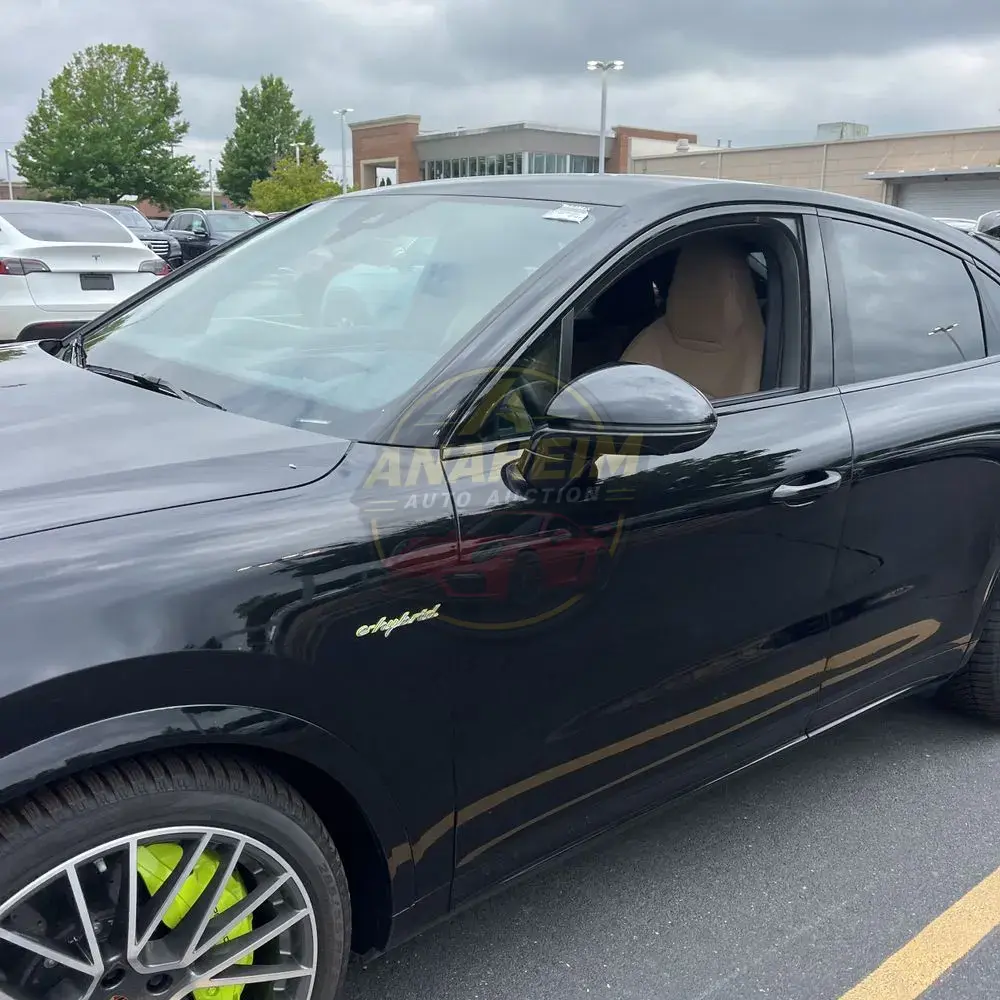 2022 Porsche Cayenne Turbo S E-Hybrid Coupe