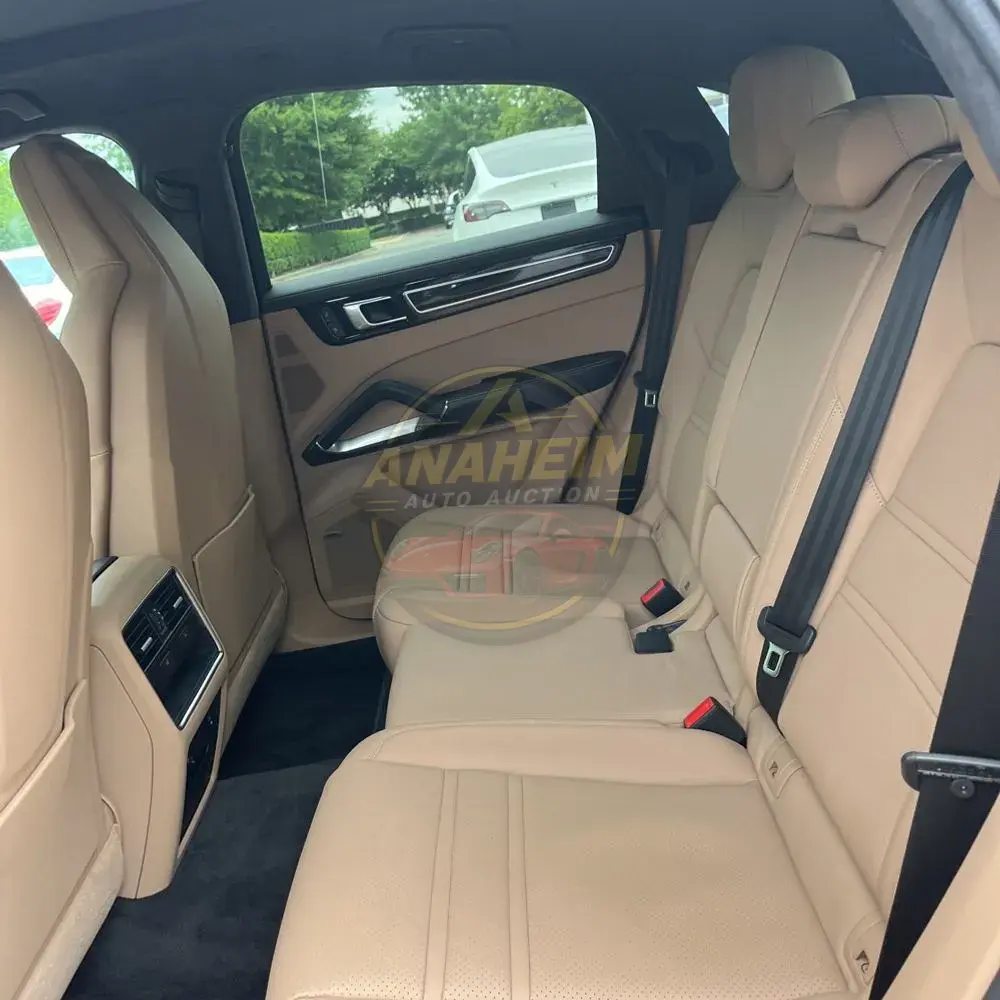 2022 Porsche Cayenne Turbo S E-Hybrid Coupe