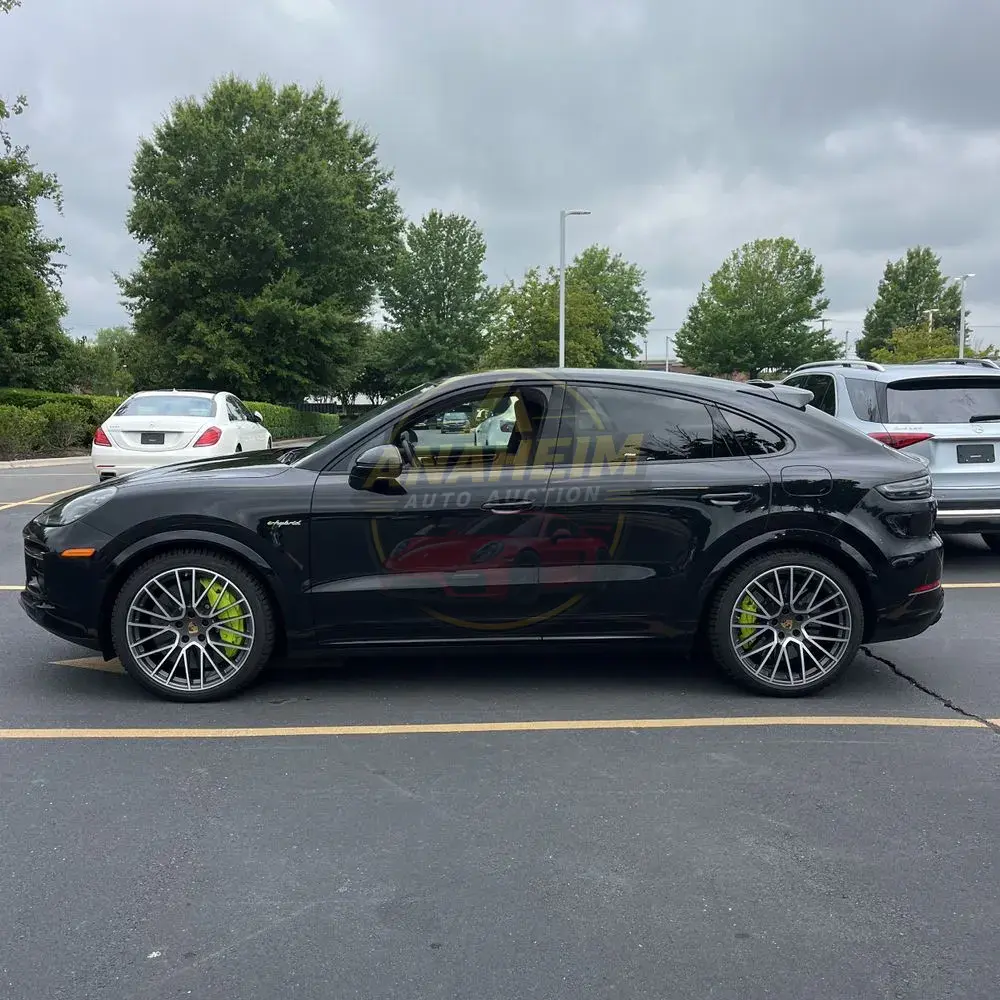 2022 Porsche Cayenne Turbo S E-Hybrid Coupe