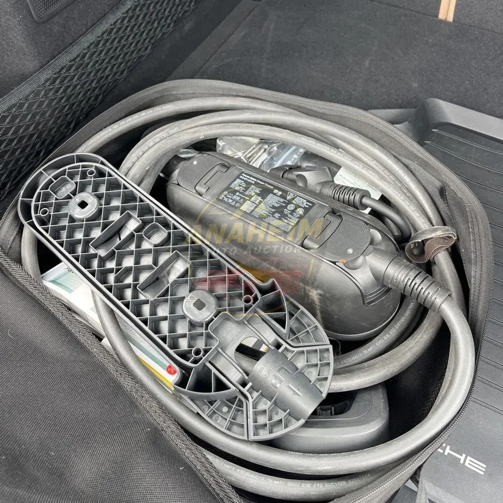 2022 Porsche Cayenne Turbo S E-Hybrid Coupe