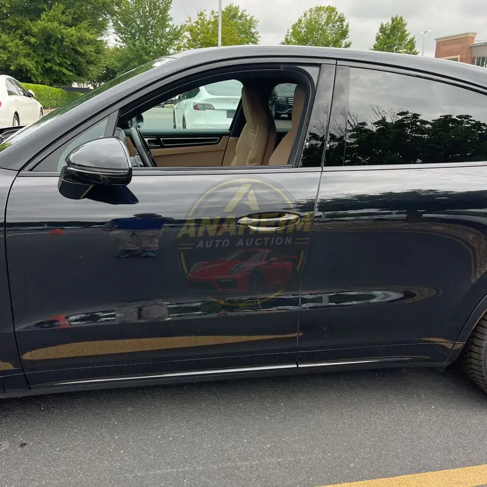 2022 Porsche Cayenne Turbo S E-Hybrid Coupe