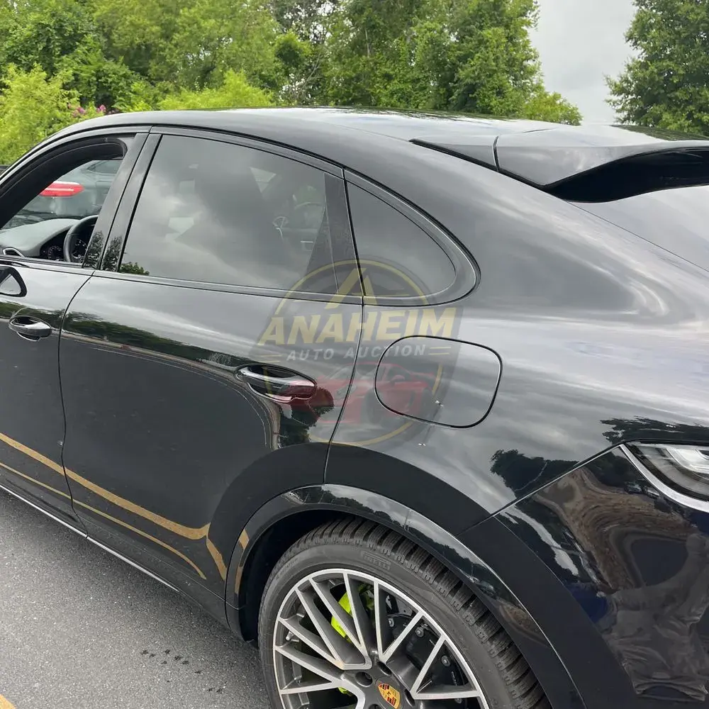2022 Porsche Cayenne Turbo S E-Hybrid Coupe
