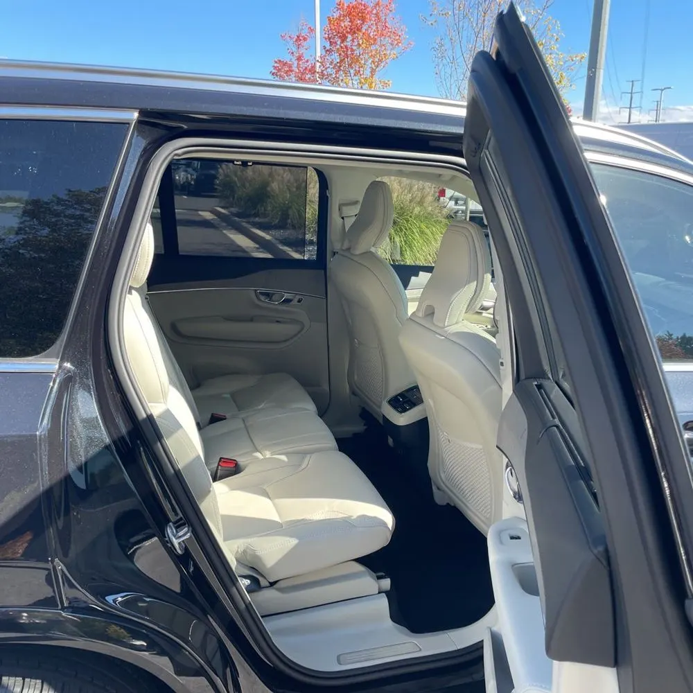 2025 Volvo XC90 B6 - Ultra