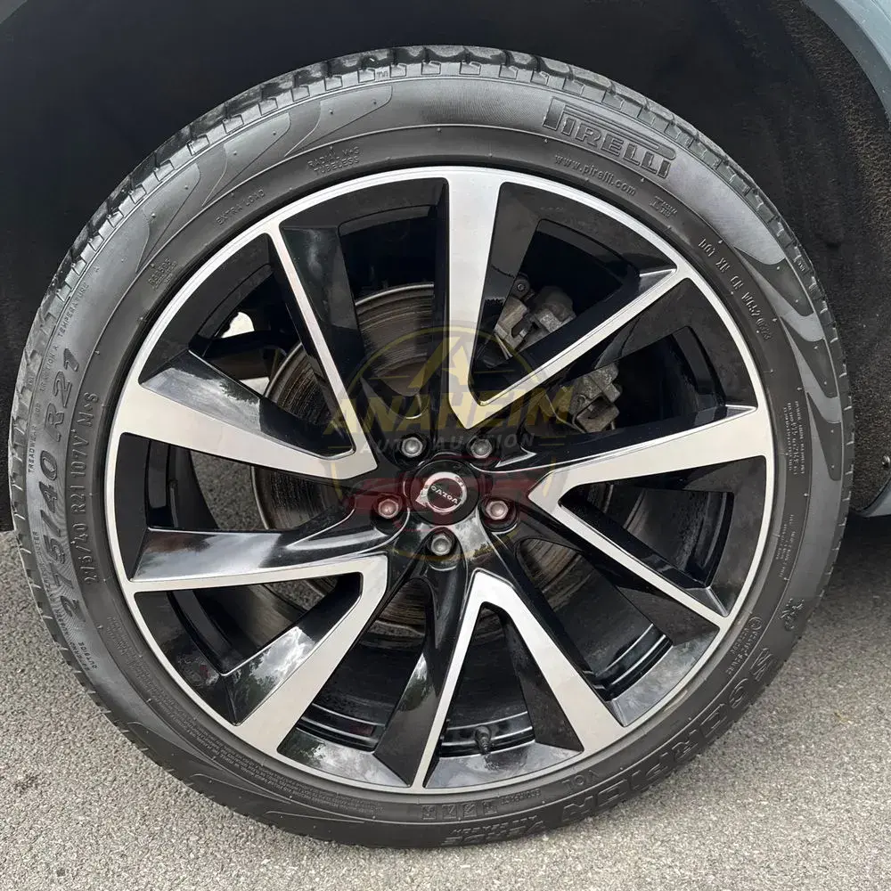 2023 Volvo XC90 T8 - Plus