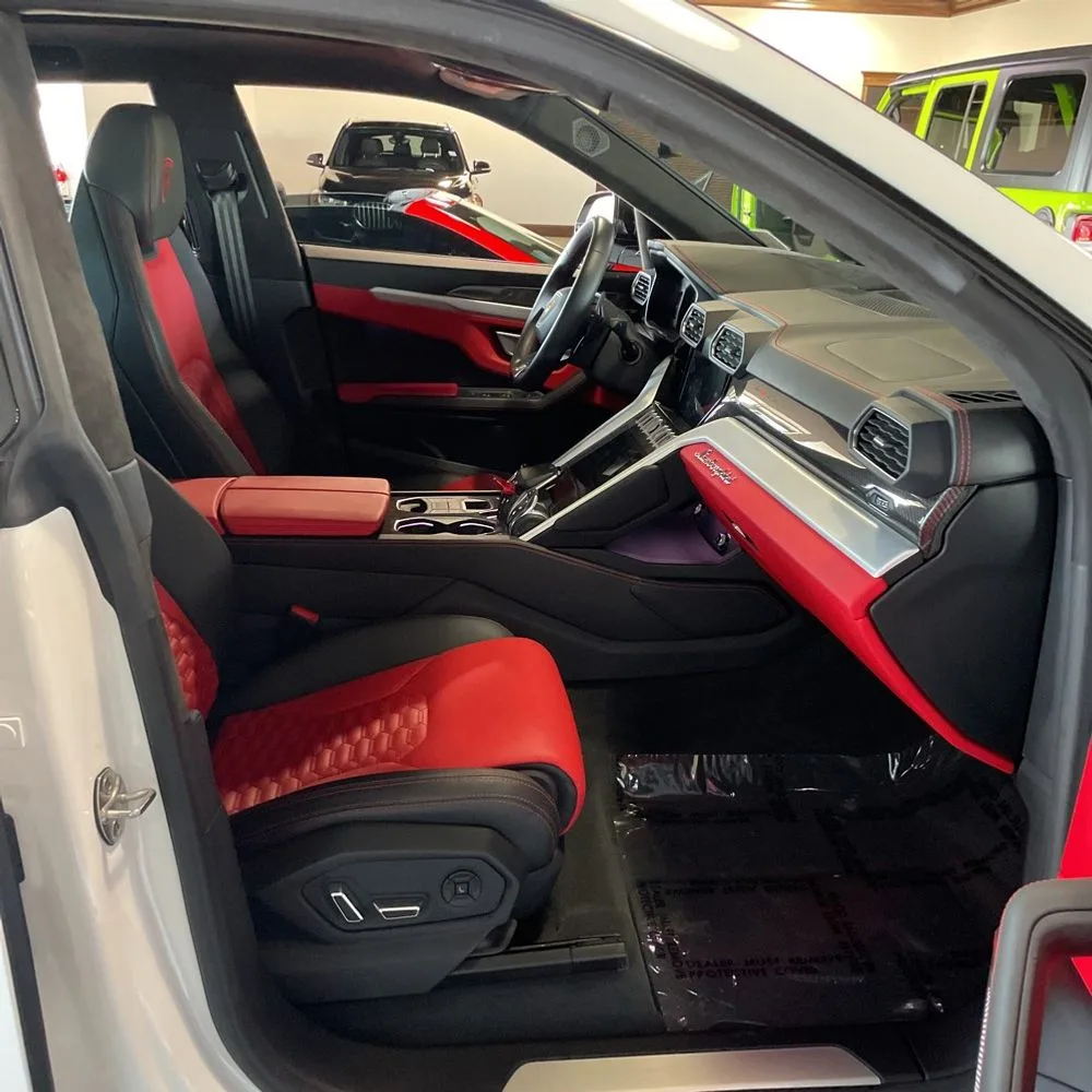 2022 Lamborghini Urus Base