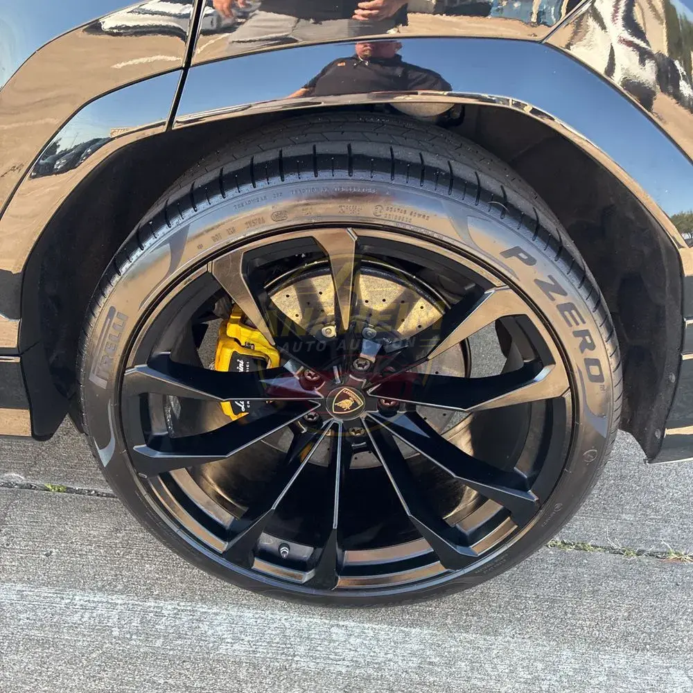 2019 Lamborghini Urus Base