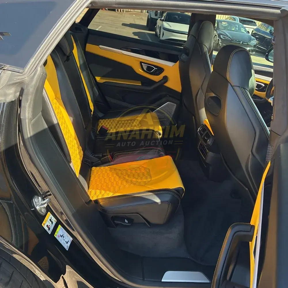 2019 Lamborghini Urus Base