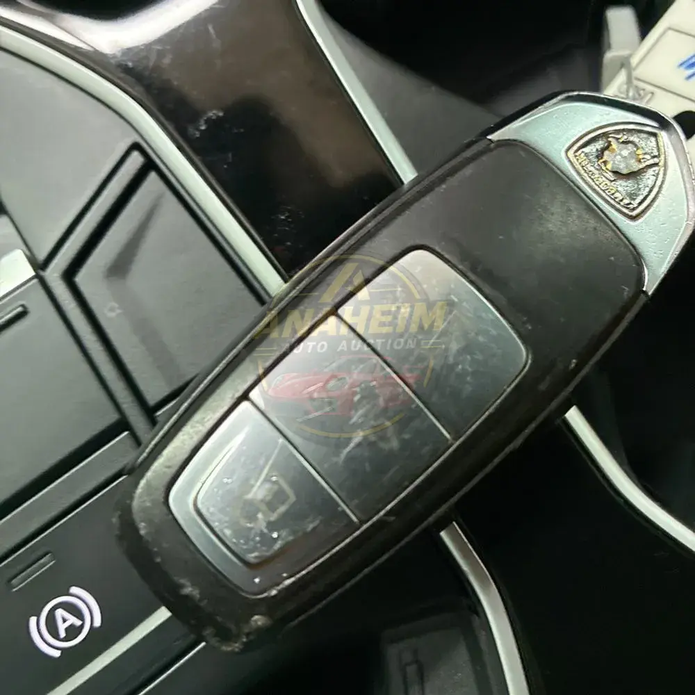 2019 Lamborghini Urus Base