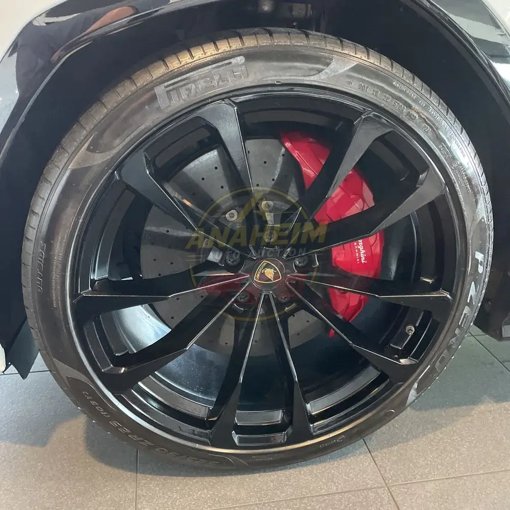 2019 Lamborghini Urus Base